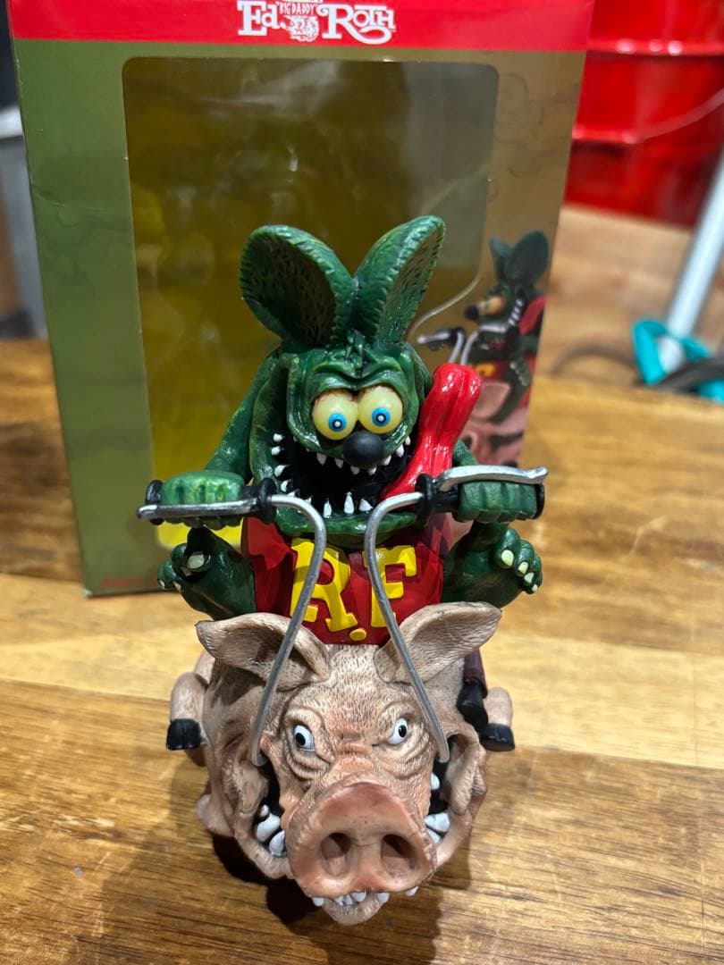 ラットフィンク フィギュア 豚乗り