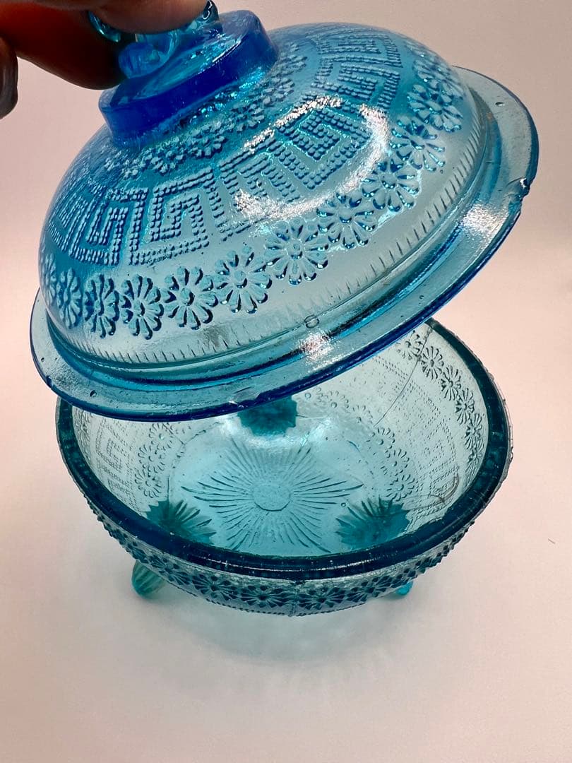 型ガラス蓋物　菓子器　キャンディポット　ボンボニエール　ウランガラス　大正ロマン