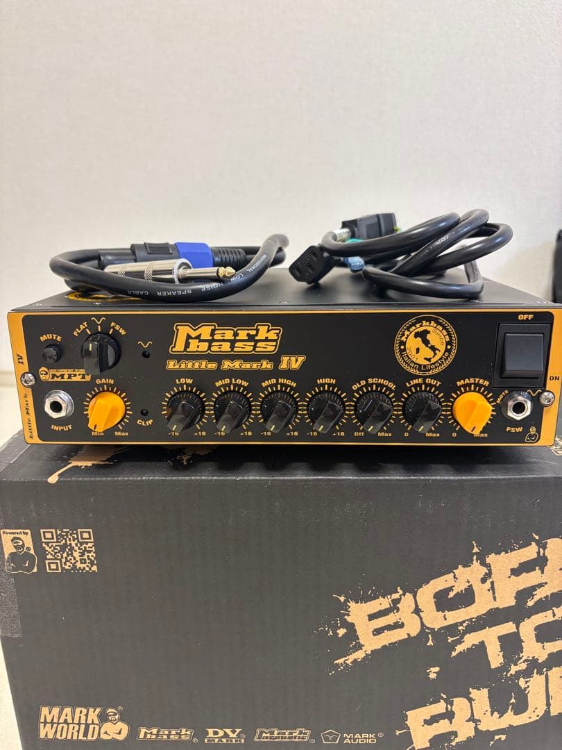 Markbass Little Mark IVベース用アンプ　ケース&ケーブル付