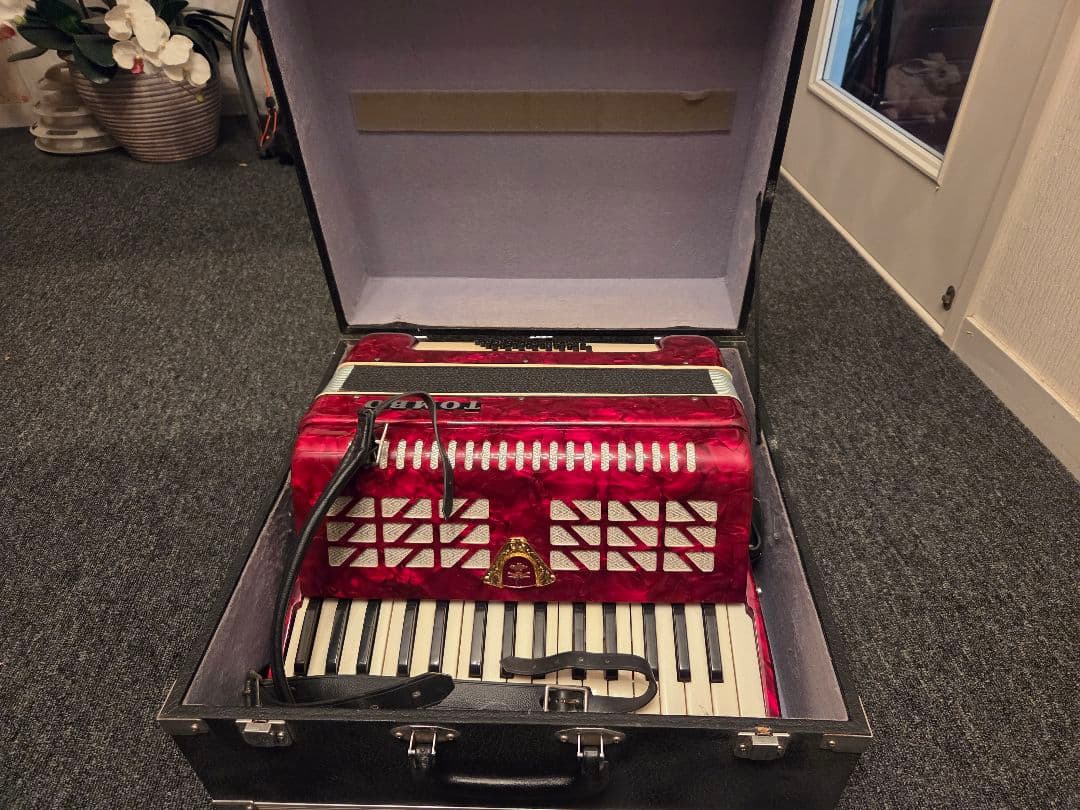 TOMBO アコーディオン T32N レッド 純正ハードケース付き