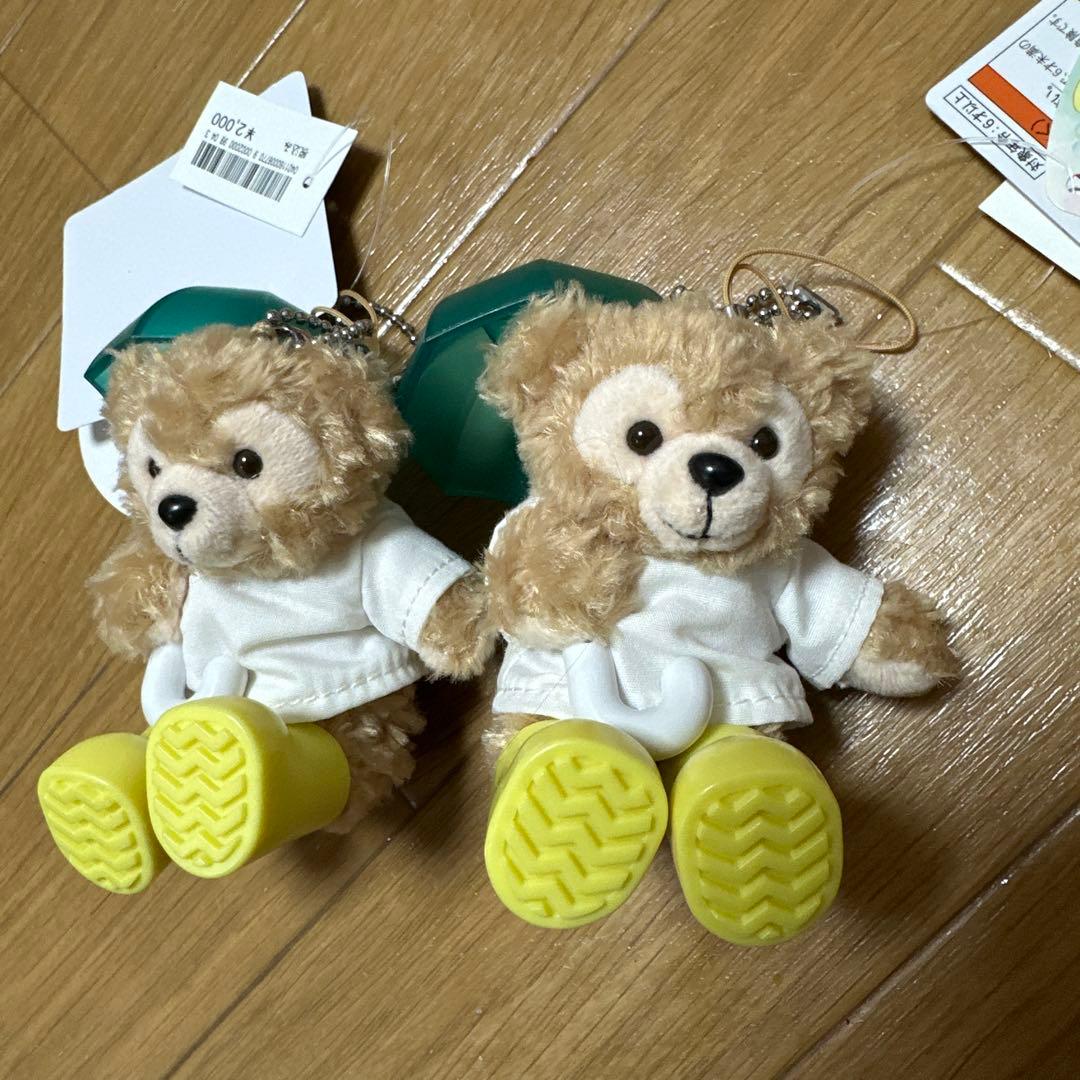 【新品•タグ付き】ダッフィフレンズ　ぬいぐるみバッチ•ぬいぐるみストラップセット