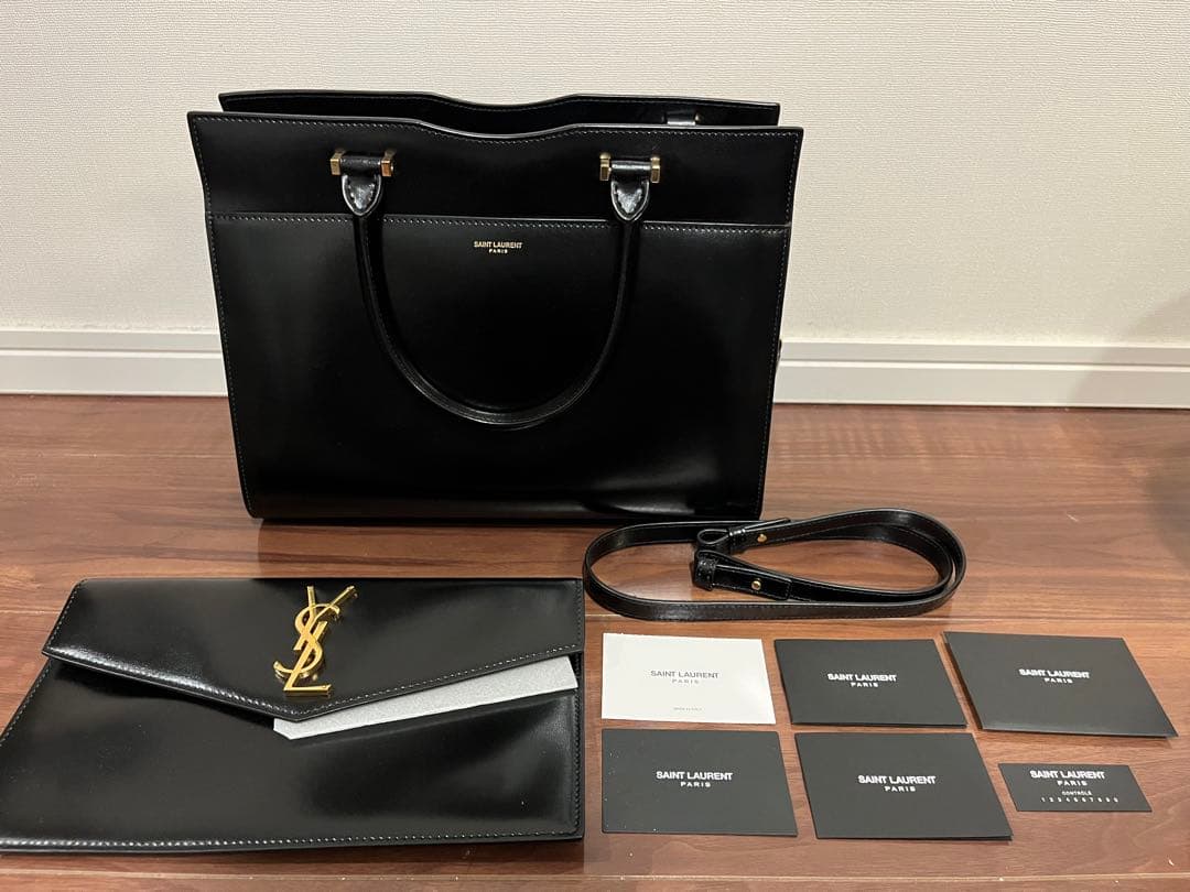 ル*フ様 SAINT LAURENT ブラック ハンドバッグ　アップタウン