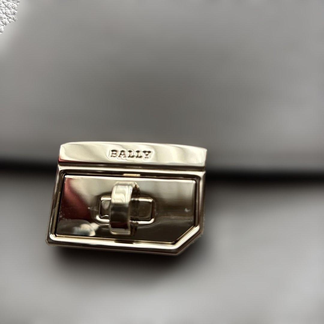 BALLY 新品　ハンドバッグ