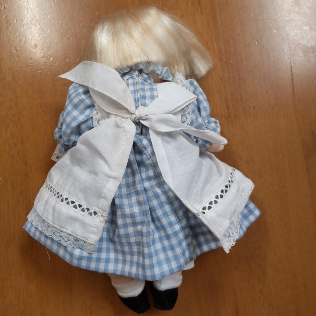 人形　コレクションドール　水色系