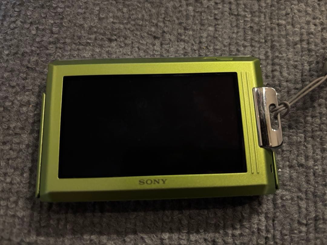 SONYコンパクト デジカメ　Cyber shot DSC-T77