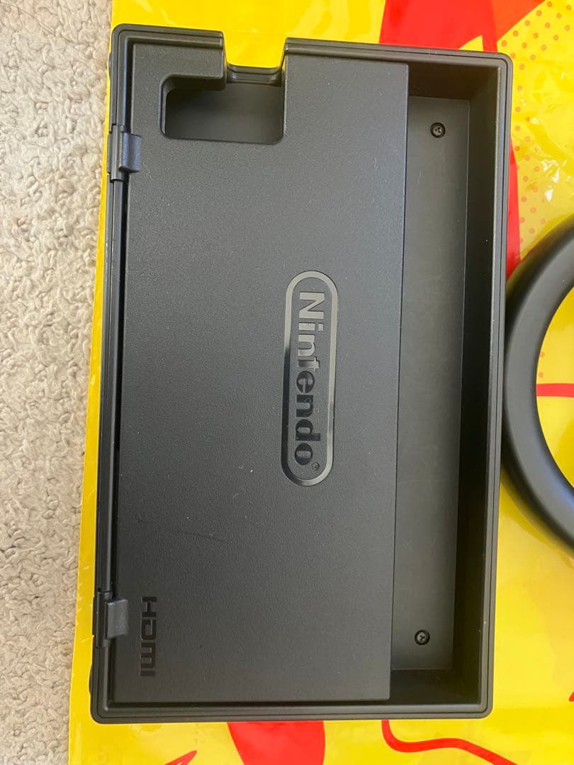 任天堂Switch、ドッグ、HDMIケーブル、電源ケーブル、マリカコントローラー