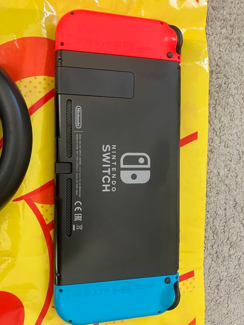 任天堂Switch、ドッグ、HDMIケーブル、電源ケーブル、マリカコントローラー