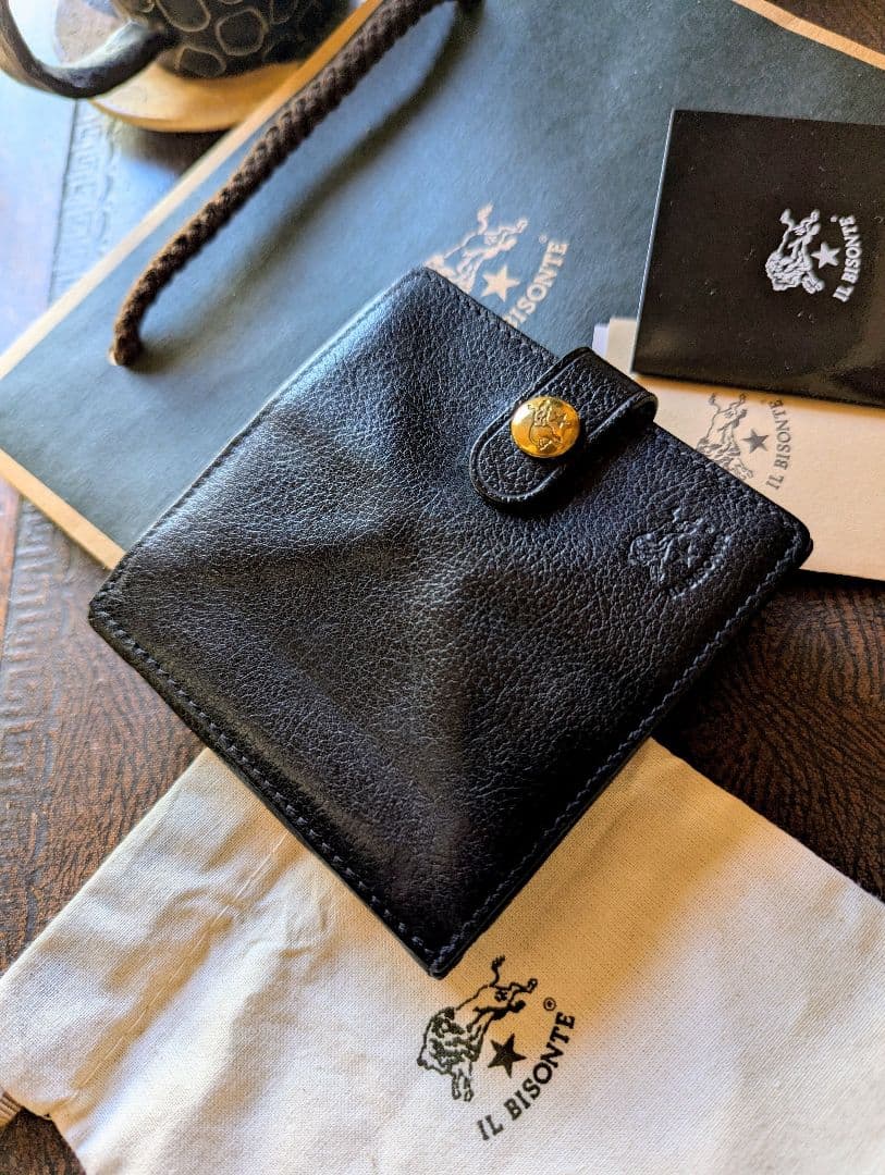 イルビゾンテ スクエアウォレット ブラック 美品 シボ加工 男女兼用