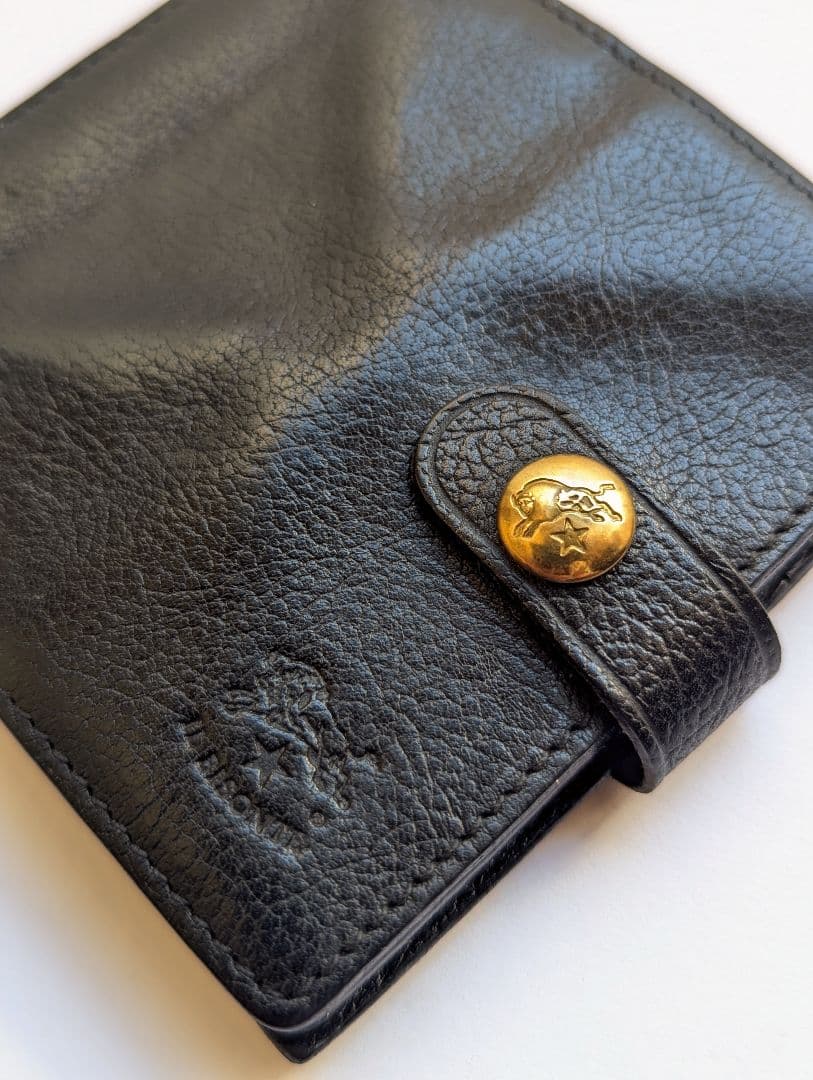 イルビゾンテ スクエアウォレット ブラック 美品 シボ加工 男女兼用