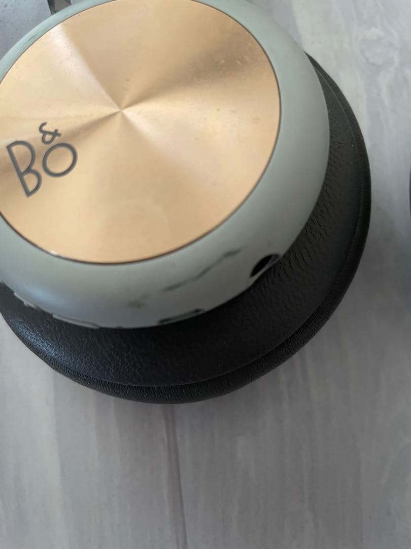 B&O ワイヤレスヘッドホン グレー・ゴールド