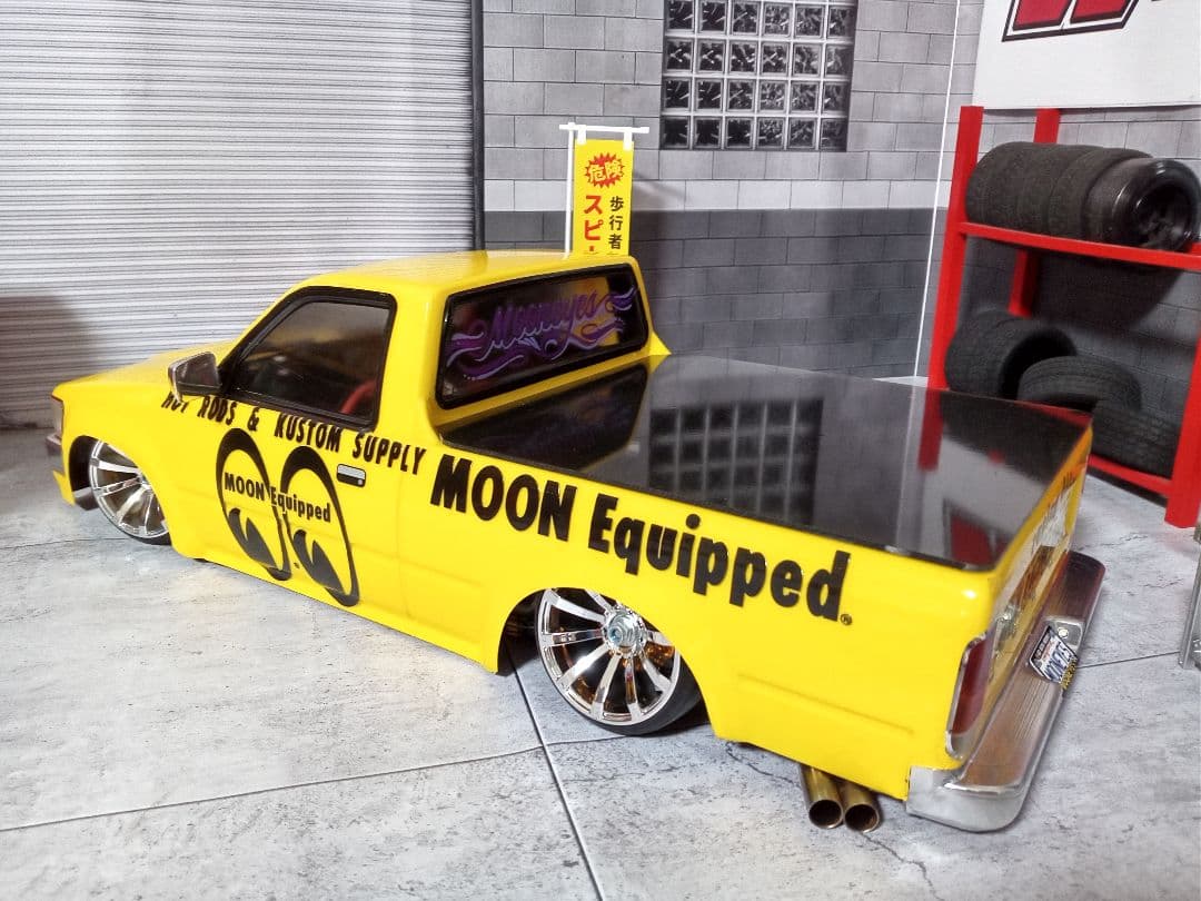 ストリートジャム製 トヨタ ハイラックス80 トラッキン ムーンアイズ仕様♪