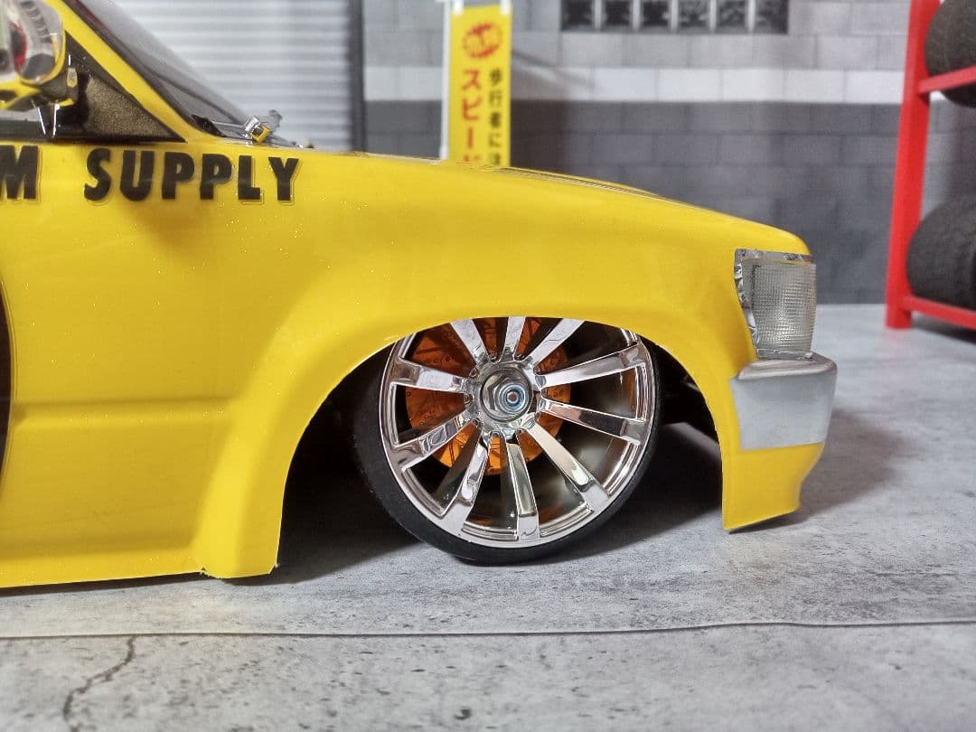 ストリートジャム製 トヨタ ハイラックス80 トラッキン ムーンアイズ仕様♪