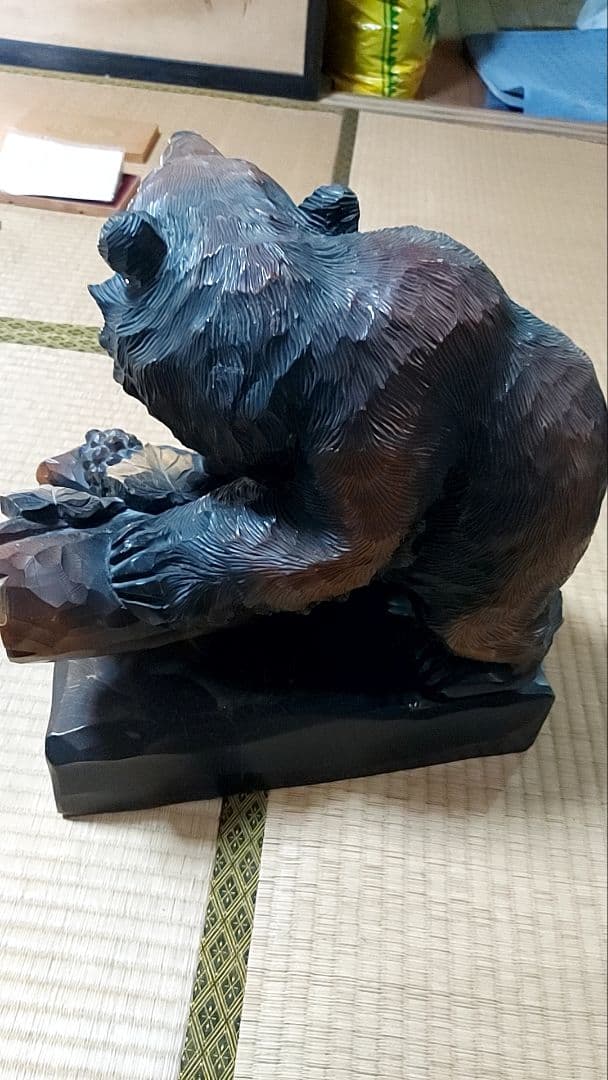 木製クマ彫刻