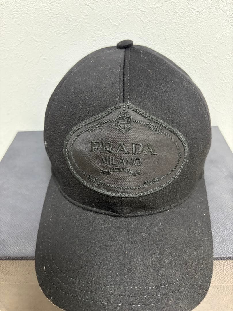 首*旭様 PRADA ブラックキャップ ウール素材