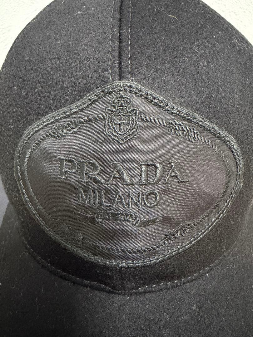 首*旭様 PRADA ブラックキャップ ウール素材