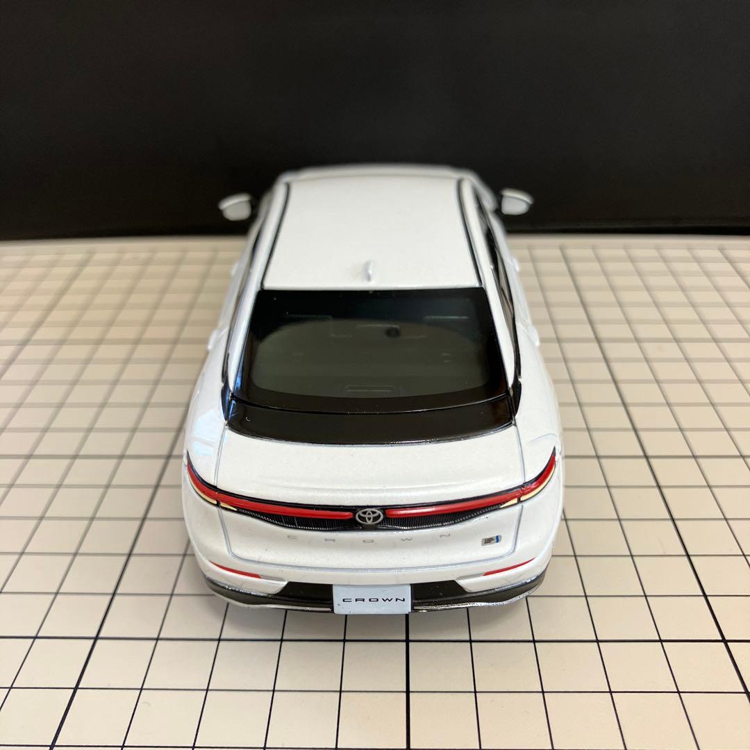 トヨタ クラウン クロスオーバー カラーサンプル プレシャスホワイトパール