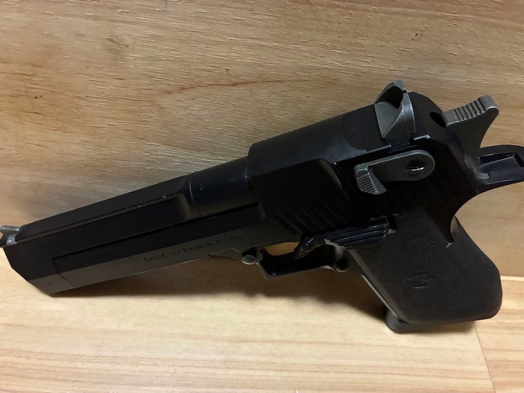 東京マルイvz61 スコーピオン　固定ガスガン デザートイーグル　2丁セット