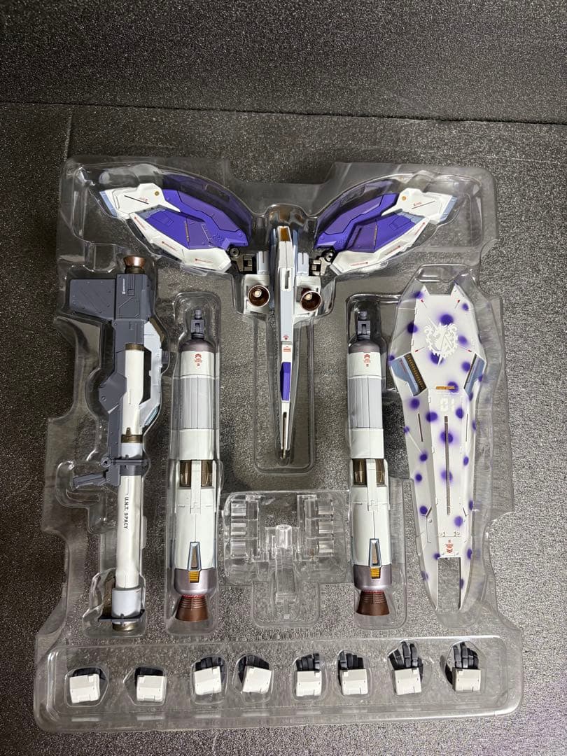 L BUILD Hi-νガンダム 『機動戦士ガンダム 逆襲のシャア