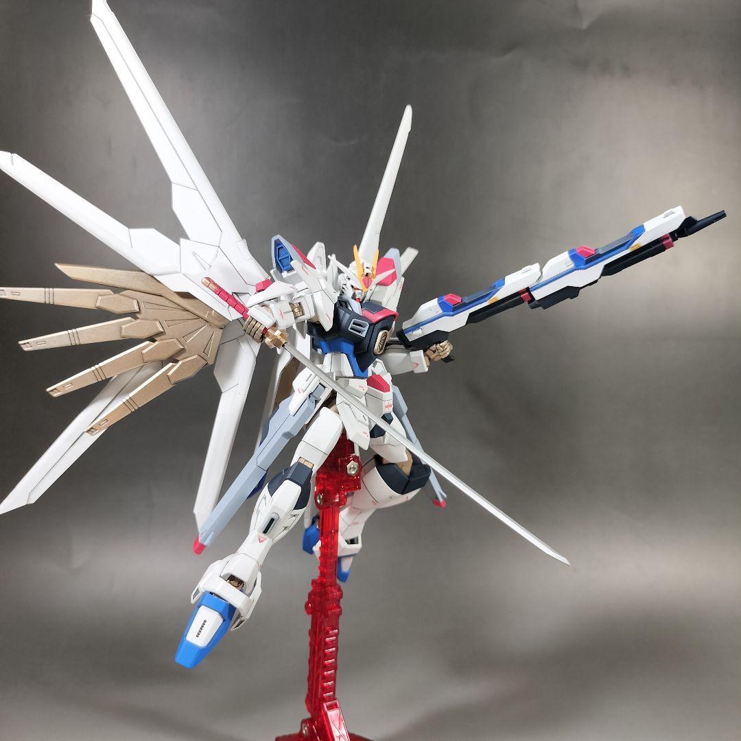 HG 1/144 マイティーストライクフリーダムガンダム 改修 全塗装 完成品
