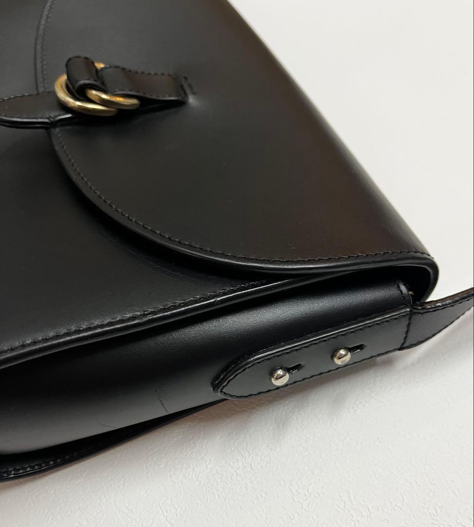 A.P.C. ブラックショルダーバッグ