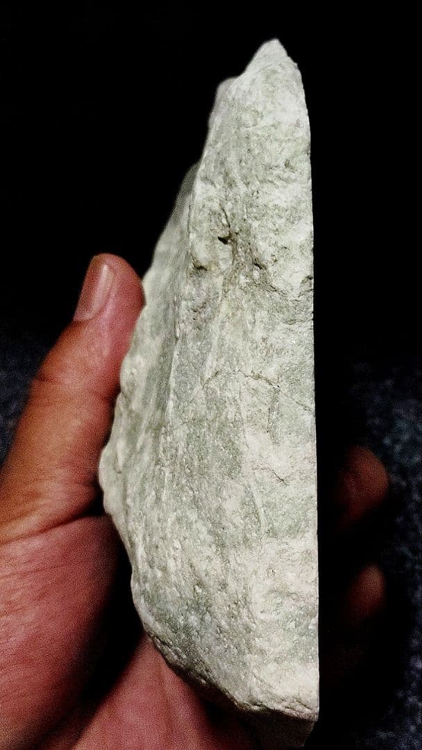 ★翡翠原石★糸魚川硬玉【横川・カット〜磨き❶1.1kg】