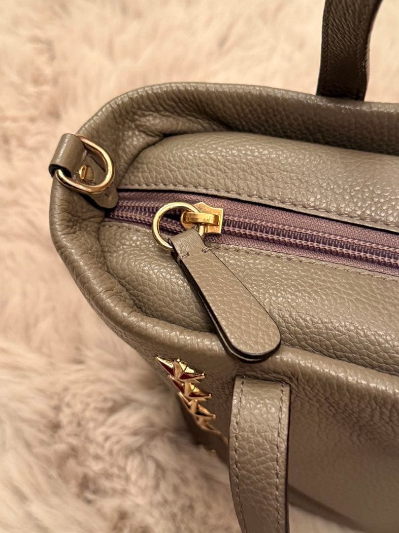 美品 Jimmy Choo Mini Sara スタッズ トート 保存袋付