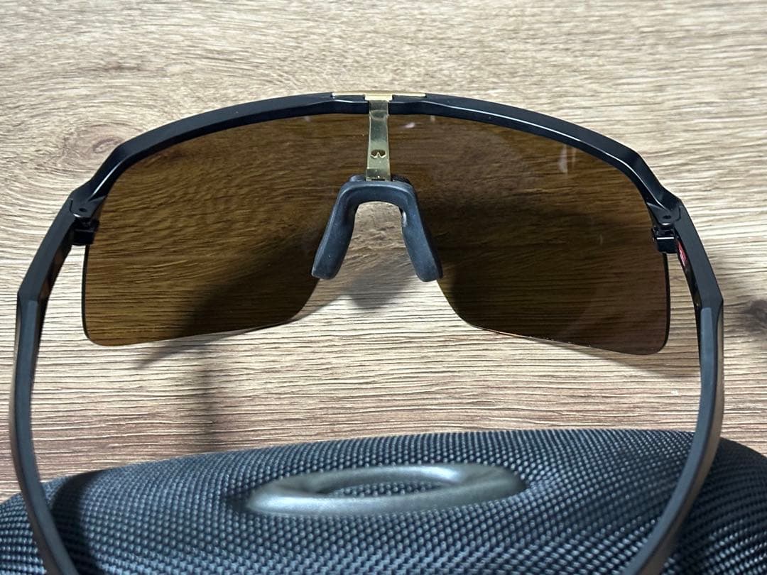 riku　サングラスOAKLEY SUTRO スートロ ゴールドレンズ