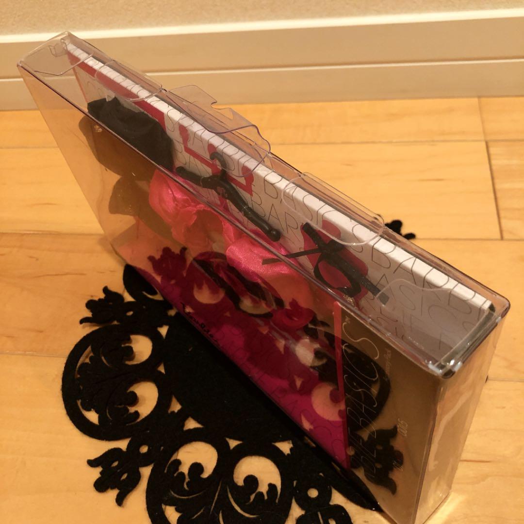 ❤︎バービー 人形 用 ❤︎バービー ベーシック ルック 服　バッグ　アクセサリー