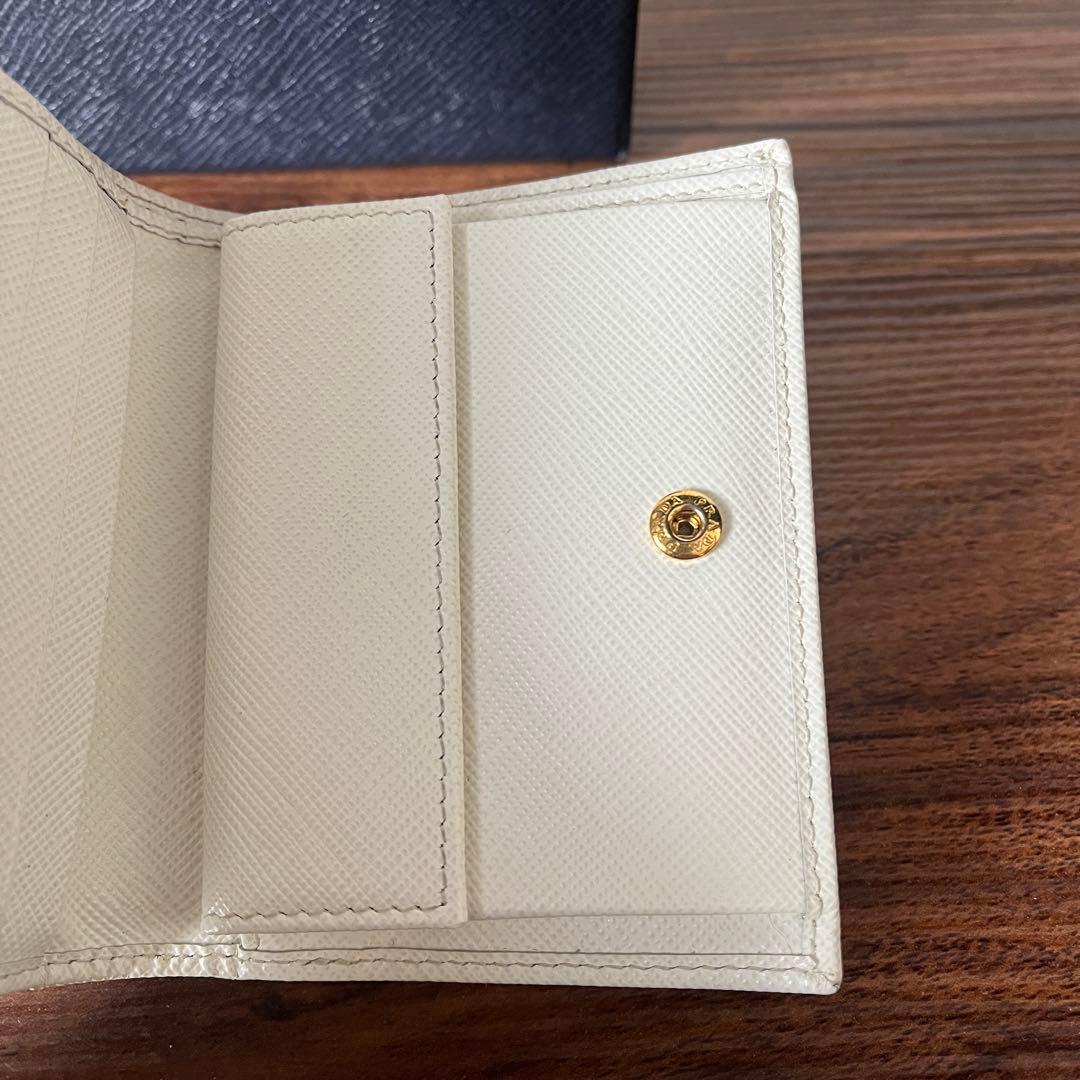 【美品！！】PRADA コンパクトウォレット 1MV021 三角ロゴ ホワイト