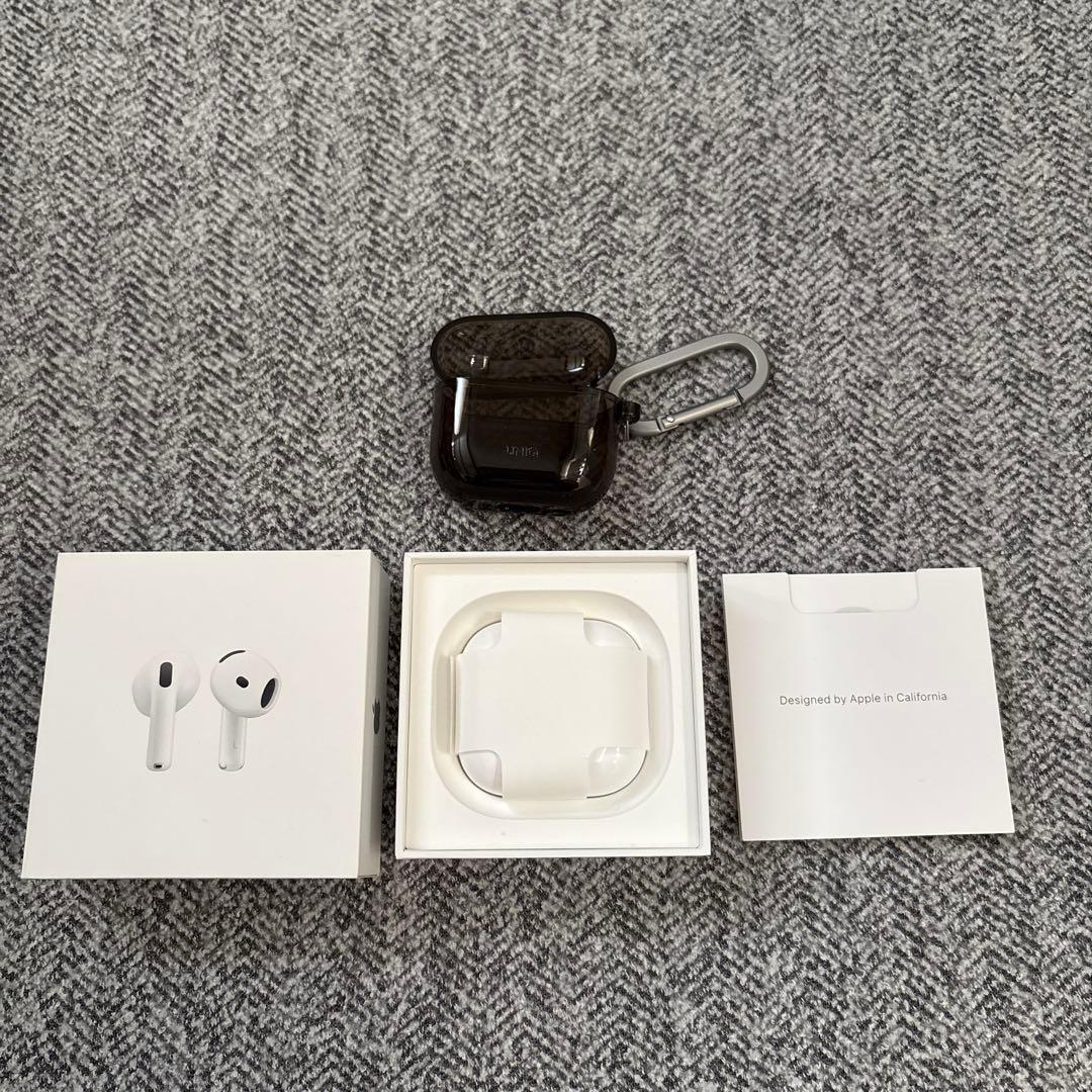 AirPods４　ケース付き