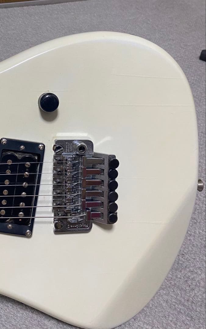 KRAMER STRIKER 100ST ホワイト エレキギター