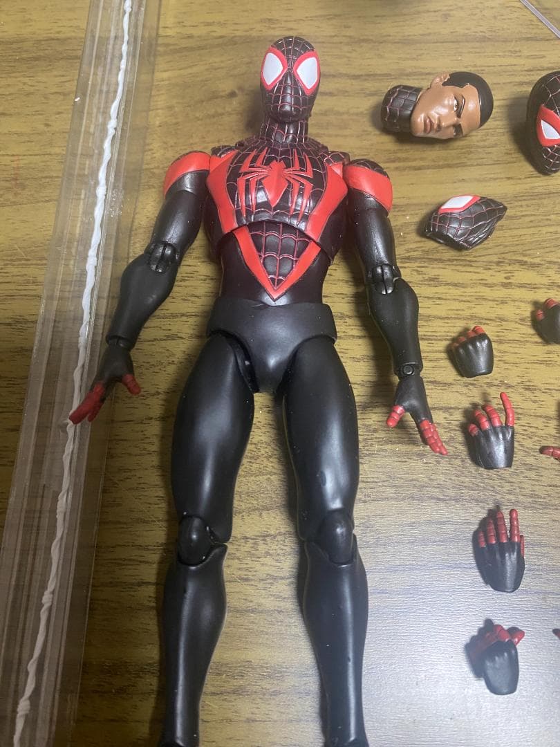 MAFEX　スパイダーマン　マイルス・モラレス アクションフィギュア