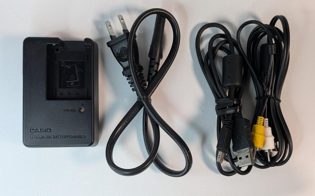 美品 CASIO EXILIM EX-Z250 コンパクトデジタルカメラ