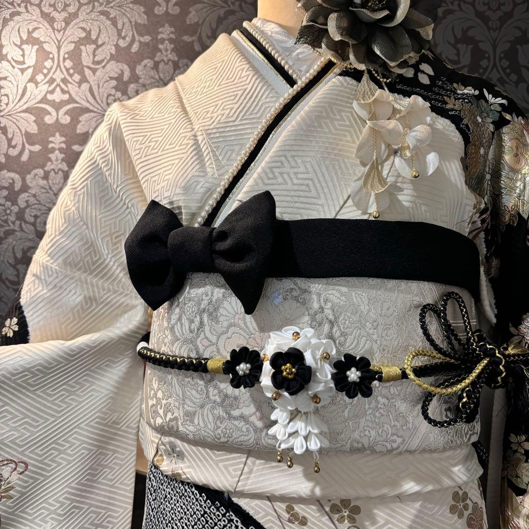 美品　白地　地紋　染分け　手絞り　逸品　振袖　フルセット 振り袖