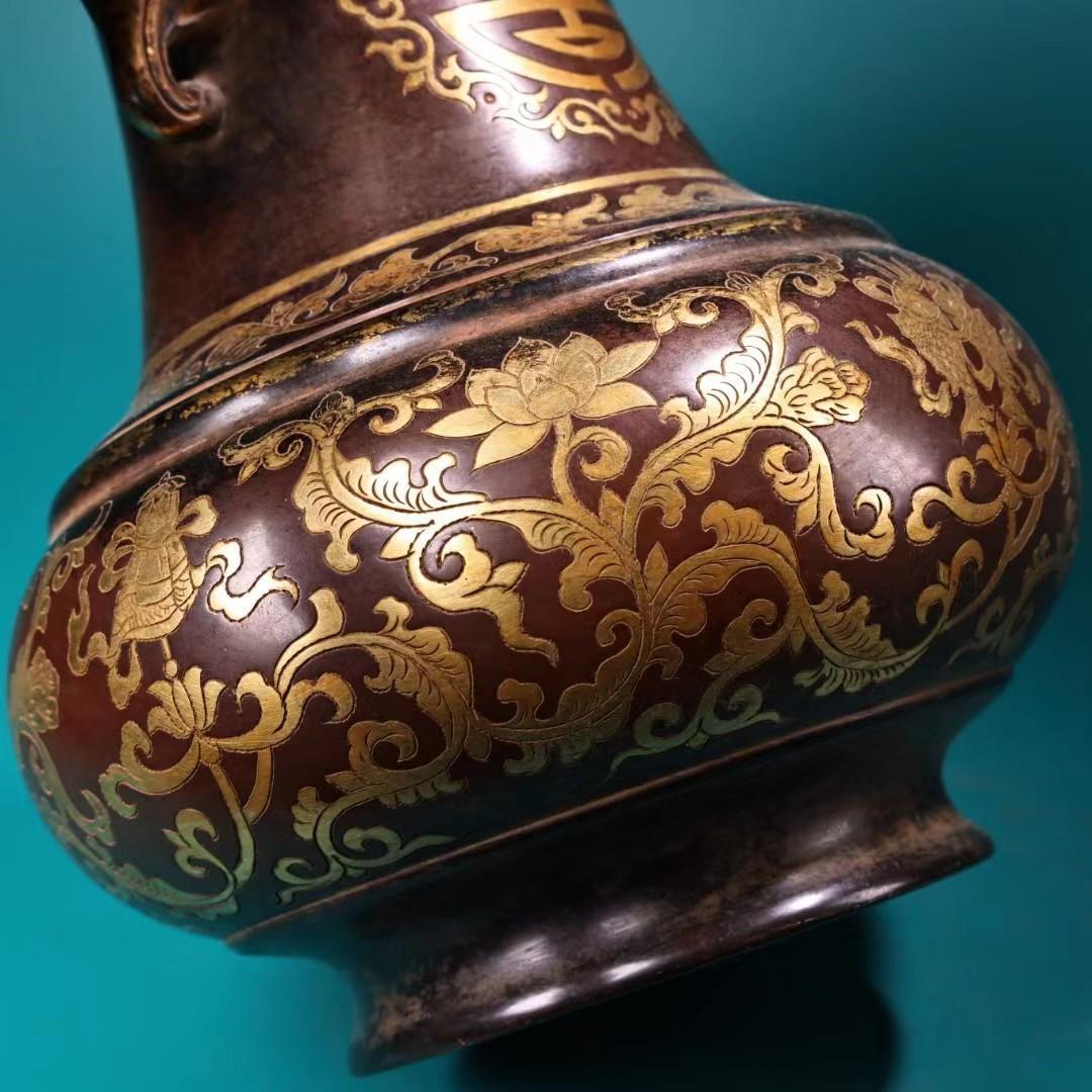 中国古美術・旧蔵鏨刻鎏金の吉祥八宝花瓶・純銅细密彫・全浮彫・置物・茶道具・文房具