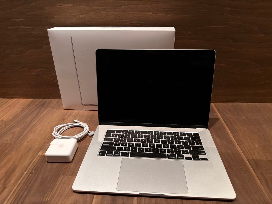 MacBook Air M3 15インチ メモリ16GB 512GB SSD