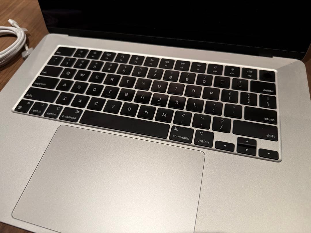 MacBook Air M3 15インチ メモリ16GB 512GB SSD