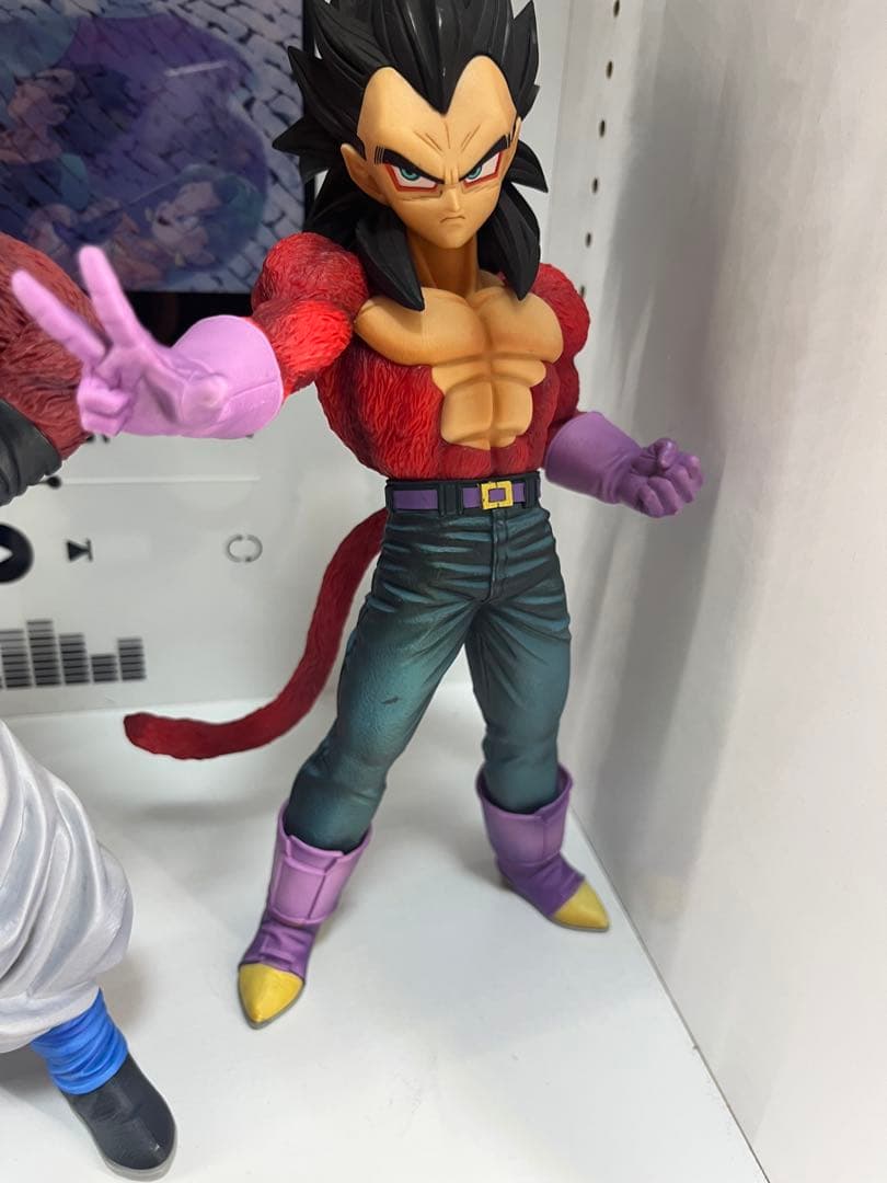 【8月29日まで】ドラゴンボール 一番くじ 超サイヤ人4 3体セット