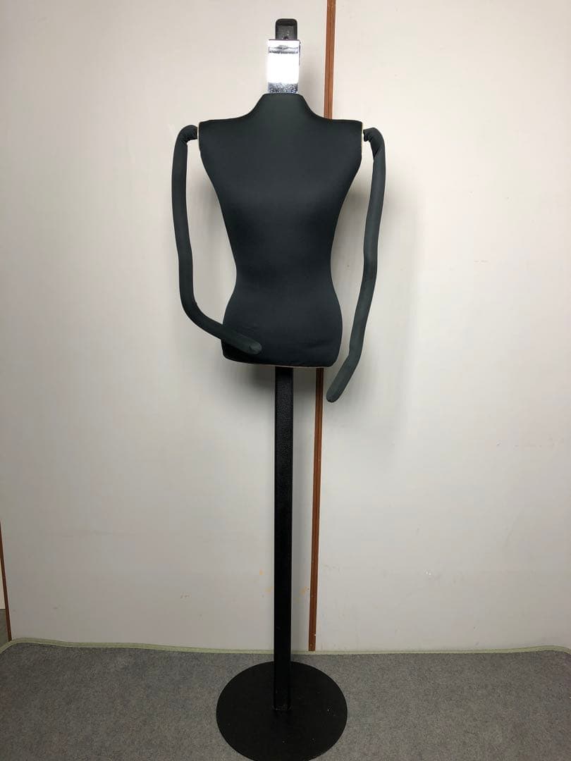 婦人用トルソー・ボディ・マネキン・黒・腕付