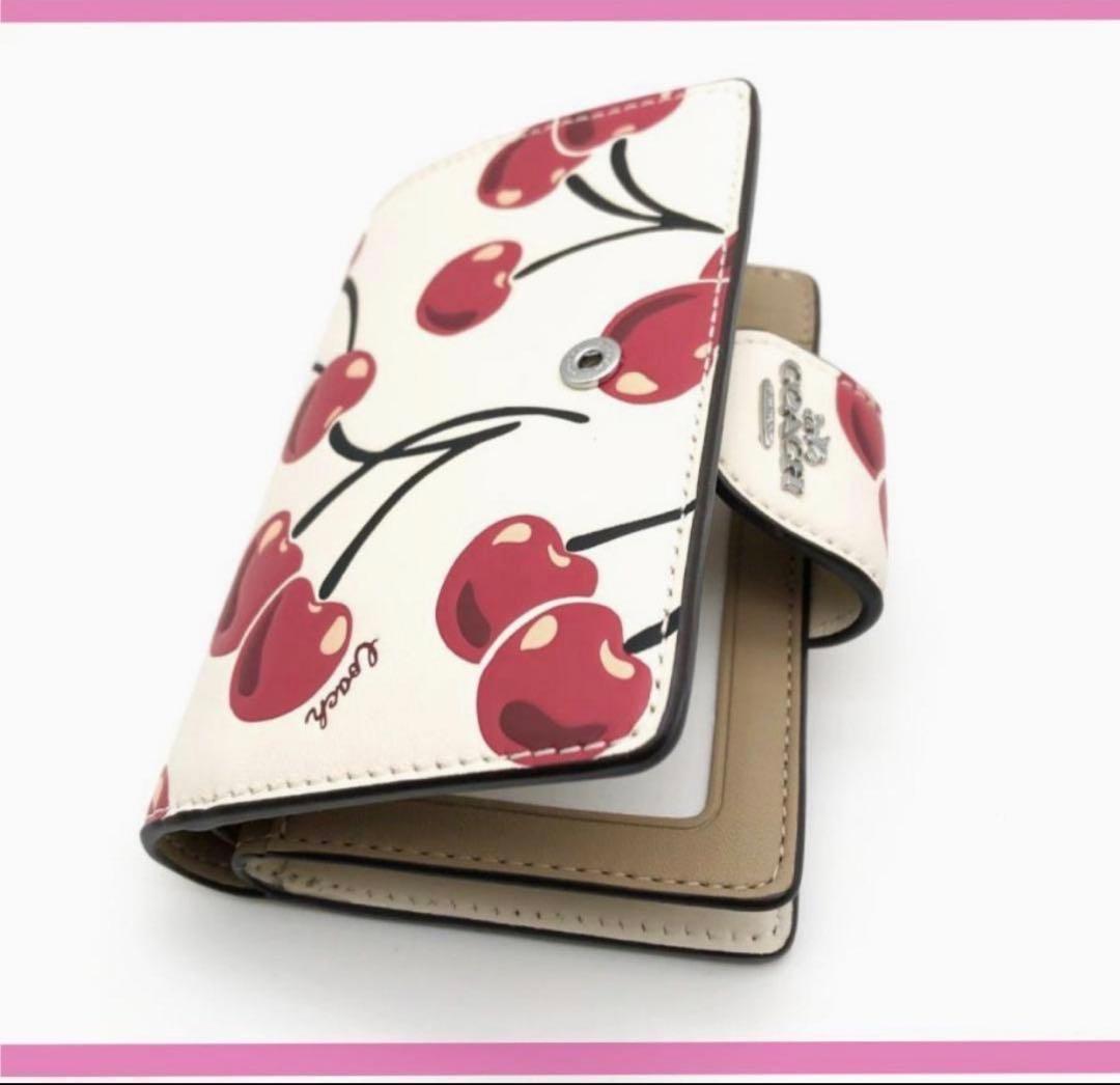 初売り人気COACH コーチ いちご柄チェリー二つ折り財布