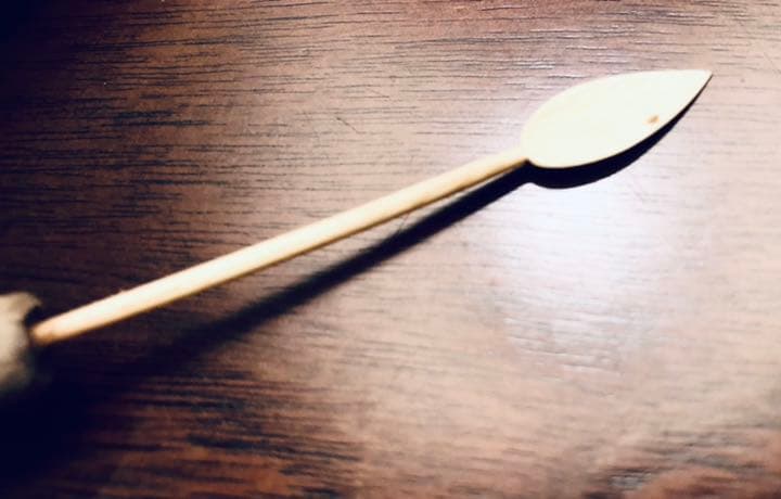 中国骨董　清中期　青花釉裏紅　人物　鼻煙壺　翡翠蓋　骨杓