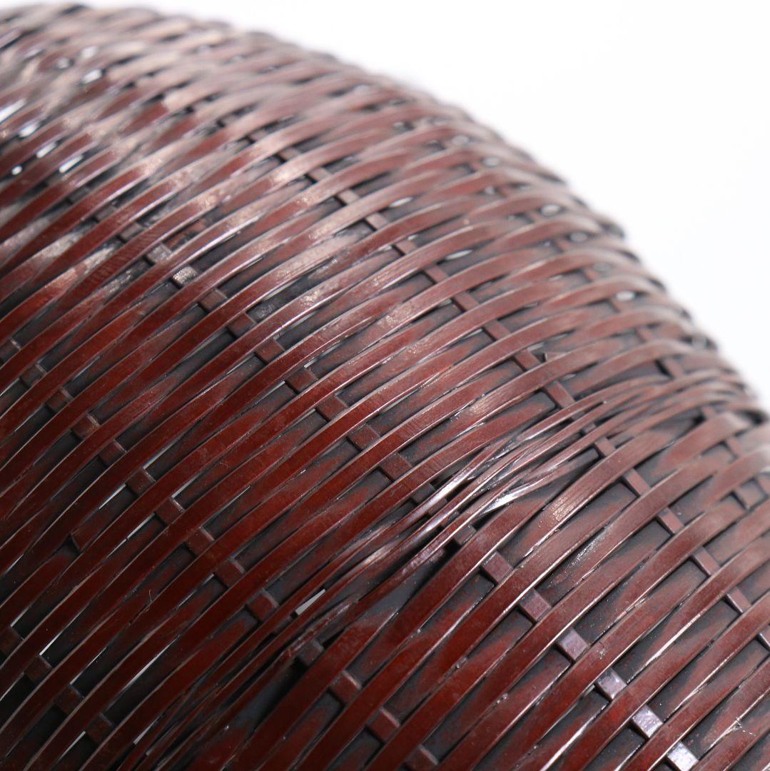 田辺竹雲斎作 壷形 掛花籠 古竹細工 共箱共布　rV750　DD