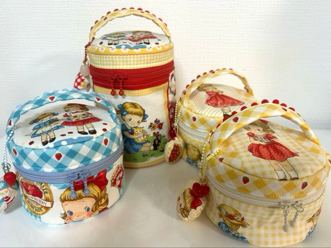 【onthebay.3838ページ】ポーチ10点