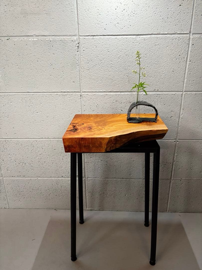 欅サイドテーブル　一枚板　自然木　無垢材