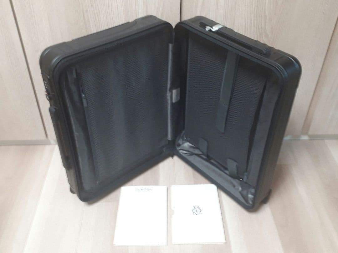 【新品未使用品】リモワ　エッセンシャル　キャビン S　マットブラック