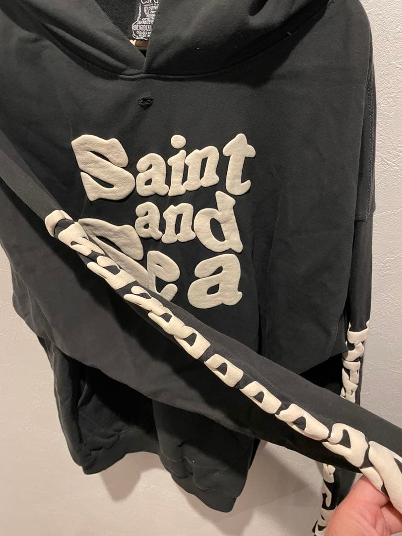 Saint M×××× and WindandSea ブラックパーカー