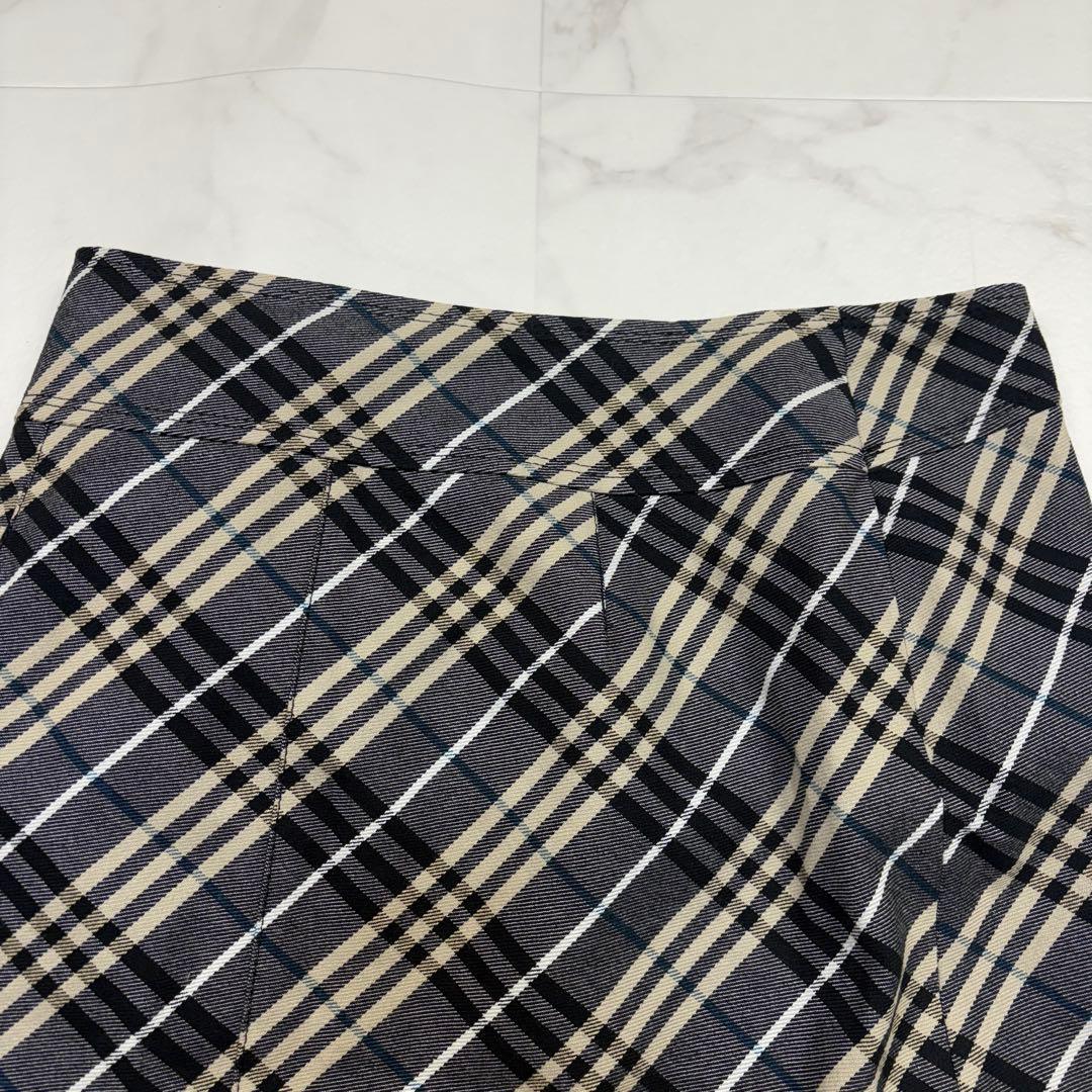 バーバリーブルーレーベル　ノバチェック　台形スカート　ベルト　38 ベージュ