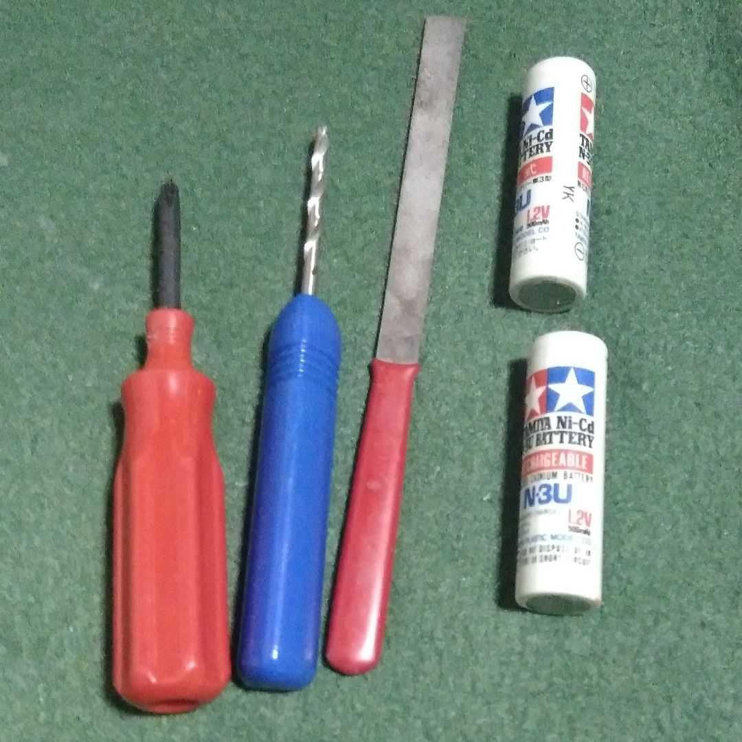 最終値下げ 送料別 改造したミニ四駆 と ノーマルミニ四駆 ネジ、歯車などの部品