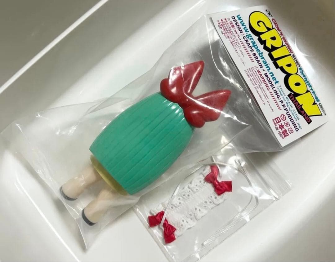 新品 タイ当選品 GRAPE BRAIN ABAO アバオ にぎるちゃん ソフビ