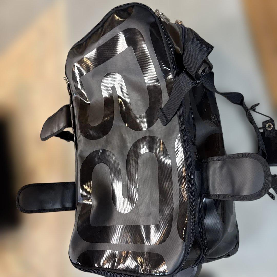 希少品　BREE ブリ― キャリーバック ショルダーバッグ 黒 中古　状態良品